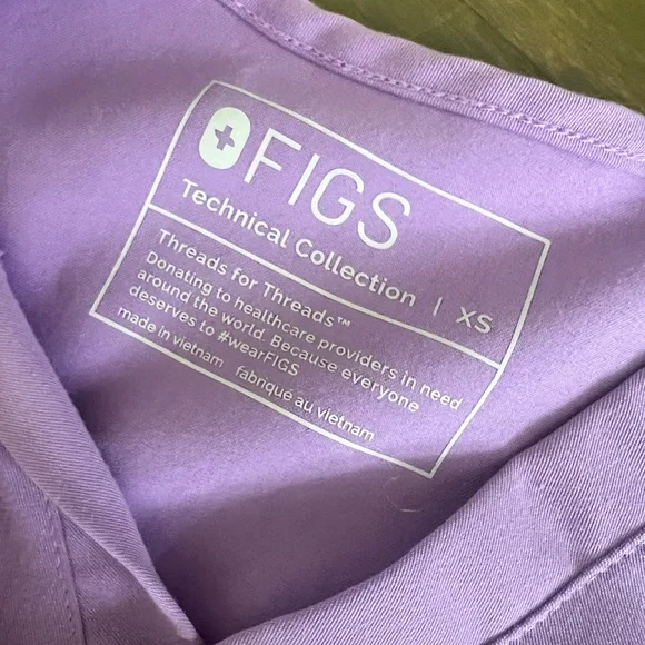 Lilac Dawn Scrub Set - Picture 6 of 9